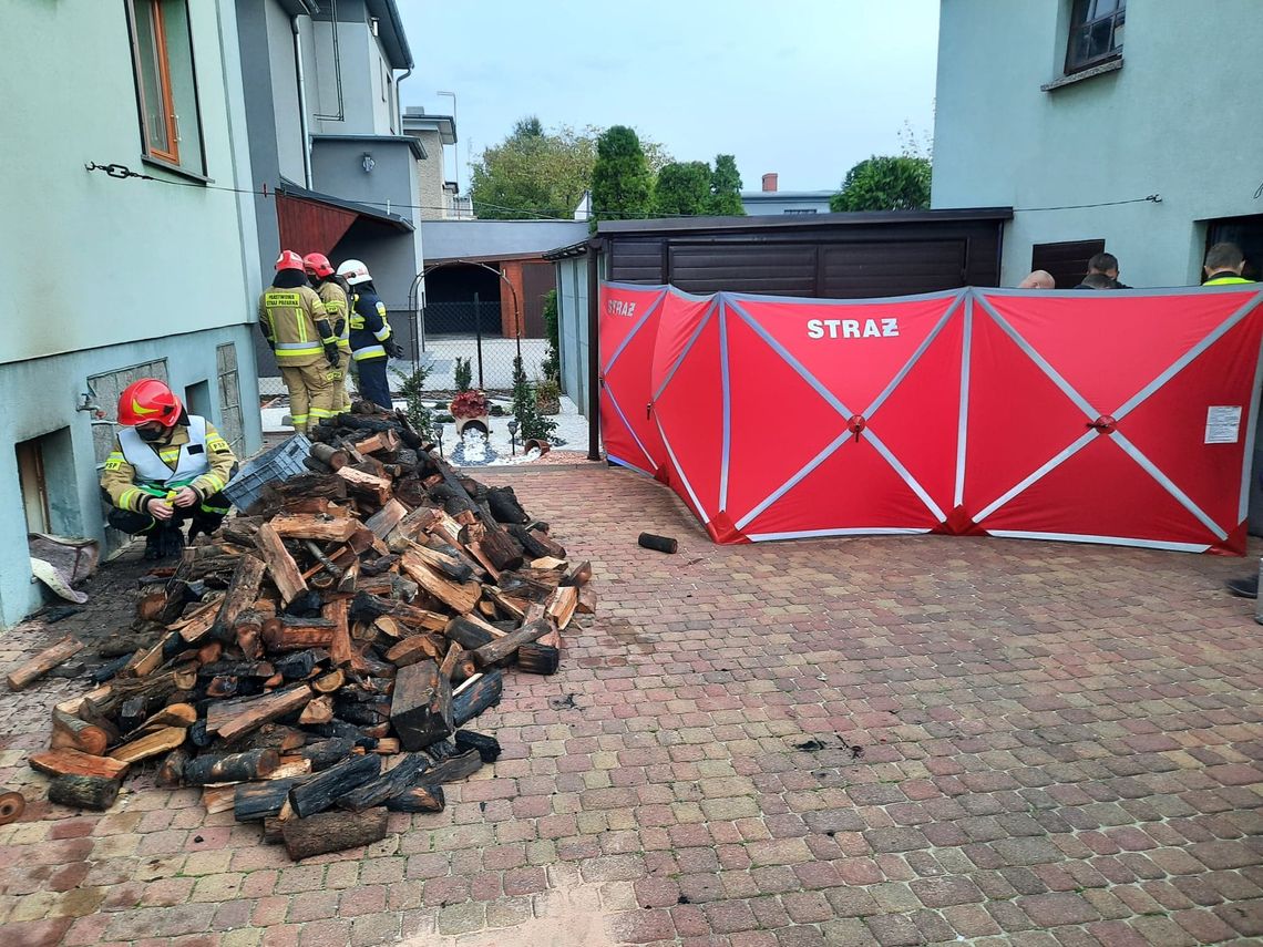 Tragiczny pożar w budynku jednorodzinnym w Krotoszynie. Nie żyje kobieta ZDJĘCIA