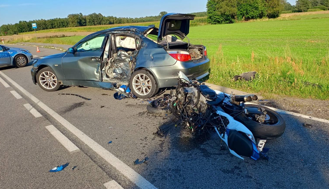 Tragiczny wypadek w powiecie. Nie żyje motocyklista AKTUALIZACJA