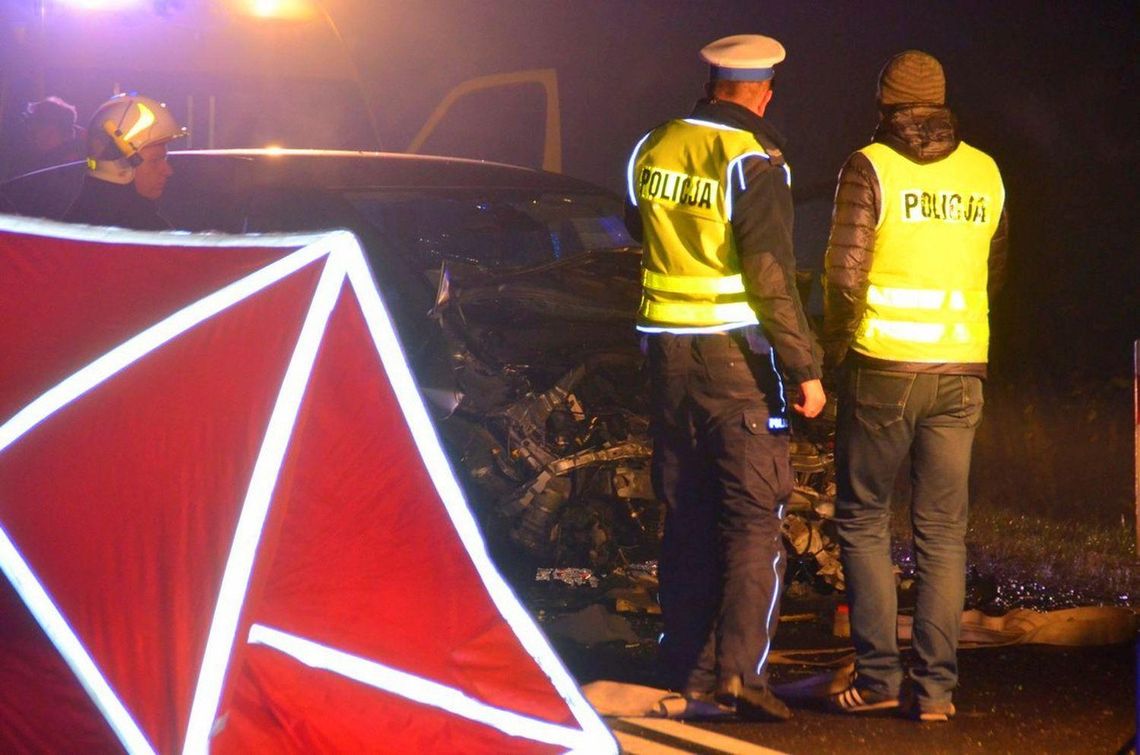 Troje młodych ludzi z gminy Ceków Kolonia zginęło w tragicznym wypadku drogowym WIDEO