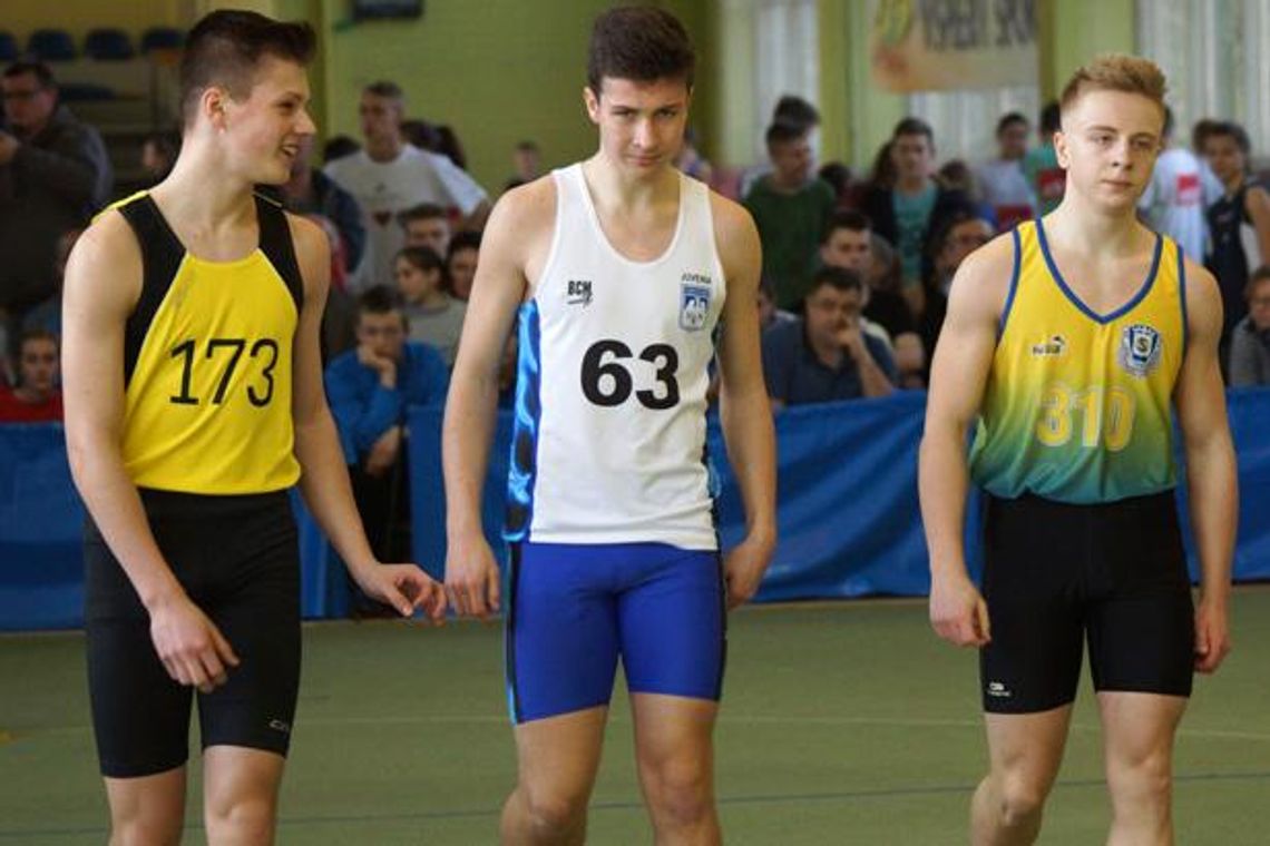 Trzy medale młodzików UKS 12