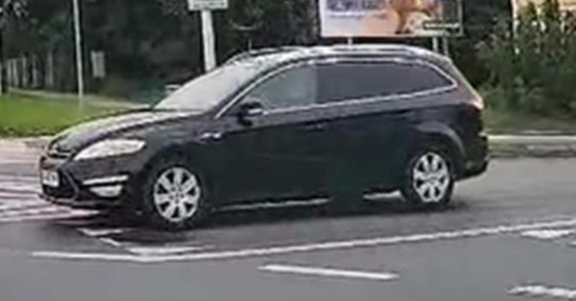 Ucieczka z miejsca kolizji w Kaliszu. Trwają poszukiwania kierowcy Forda Ucieczka z miejsca kolizji w Kaliszu. Trwają poszukiwania kierowcy Forda