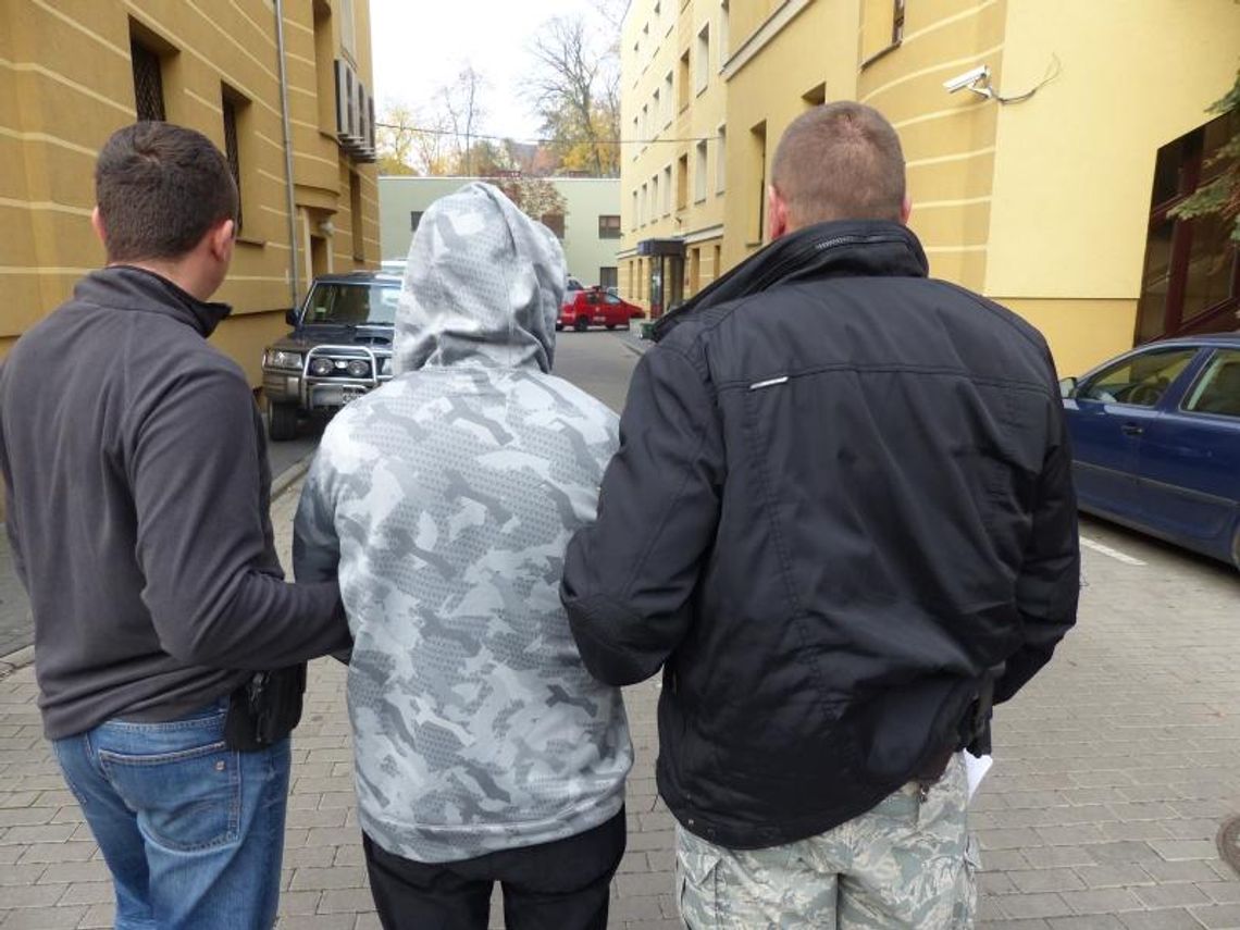 Ukradł samochód z parkingu galerii. Wpadł po miesiącu
