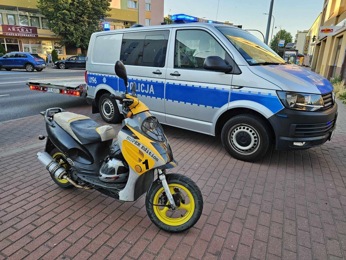 Ul. Górnośląska: Jechali skuterem całą szerokością pasa. Zatrzymał ich świadek