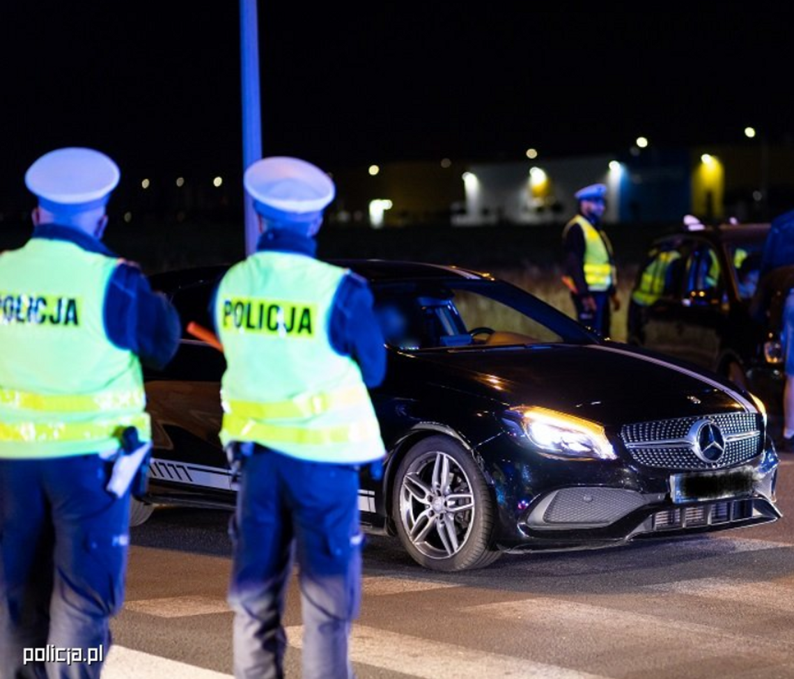 Ulica Łódzka jako tor wyścigowy? 25-latkowi coś się pomyliło