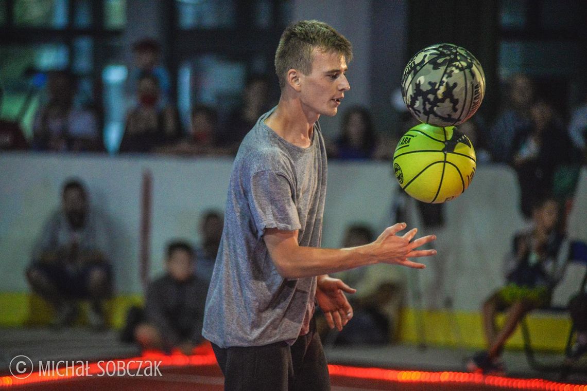 Uliczny basket królował na Dobrzecu (ZDJĘCIA)