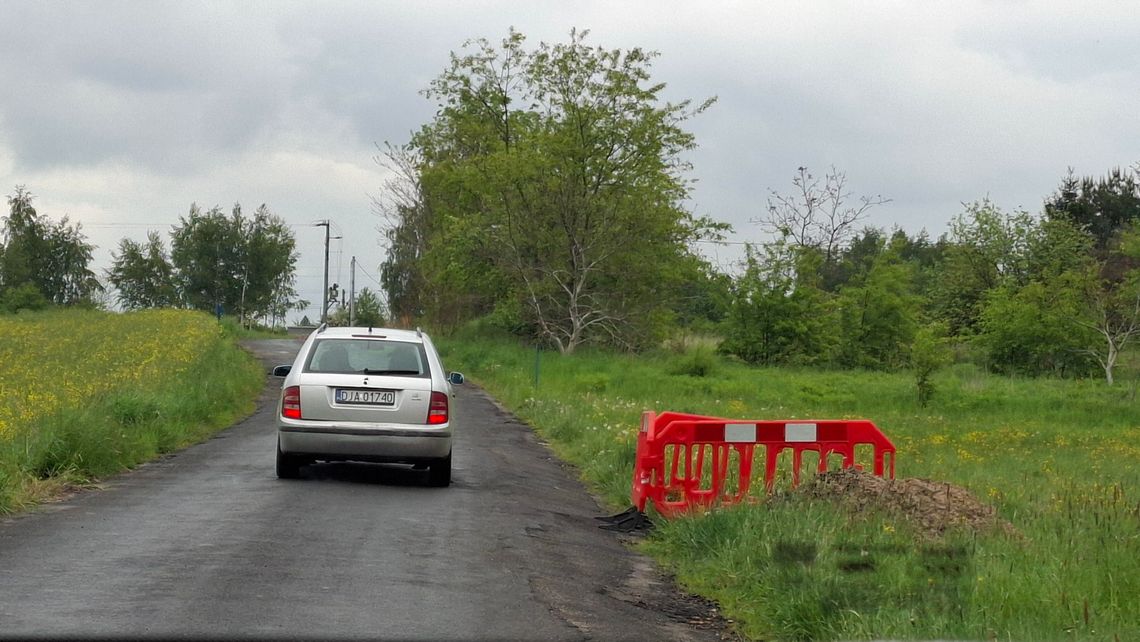 Uwaga na ten samochód. ,,Jeżdżą po osiedlu i sprawdzają, czy jest ktoś w domu'' Uwaga na ten samochód. ,,Jeżdżą po osiedlu i sprawdzają, czy jest ktoś w domu''