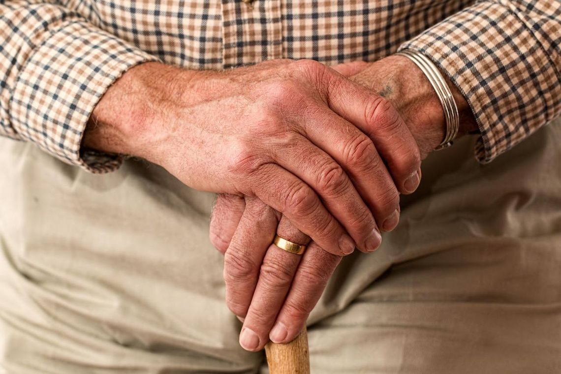 Uwaga! Oszuści znowu polują na oszczędności seniorów