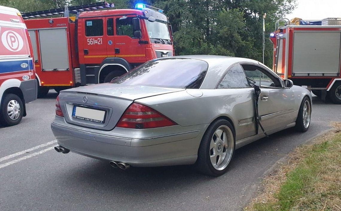 W samochodzie wybuchł gaz. Ranny młody mężczyzna ZDJĘCIA