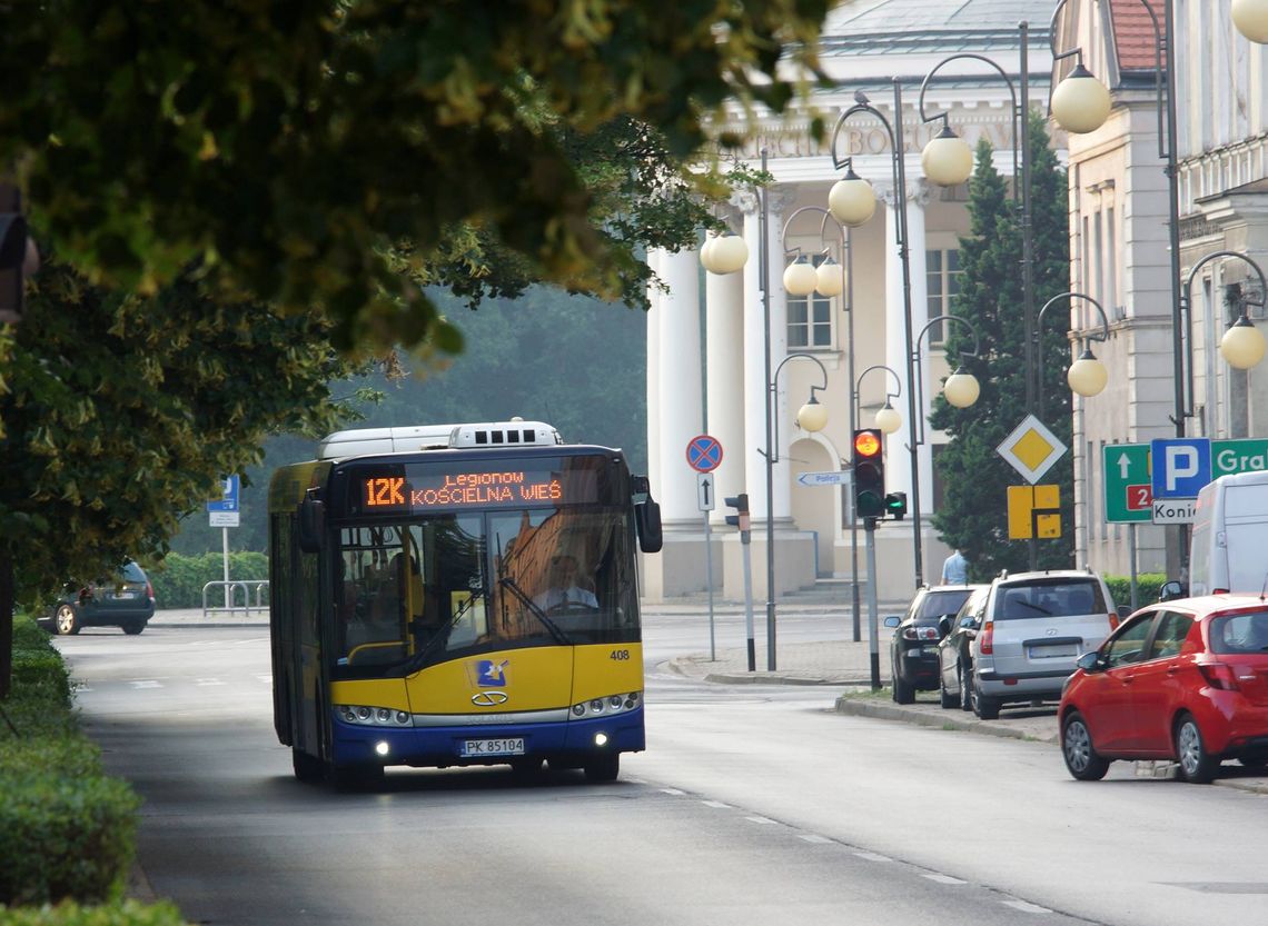 W sobotę autobusy pojadą inaczej. Powodem koncert plenerowy przed teatrem