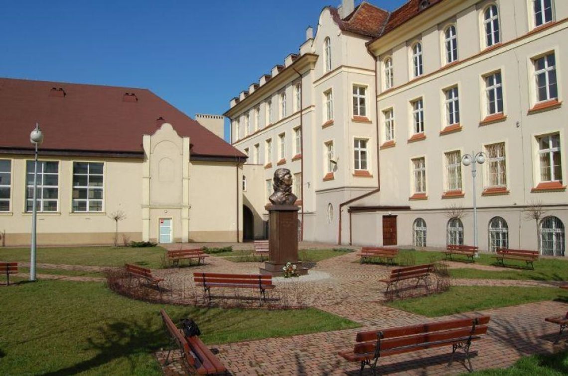 W Tych Szko ach S Jeszcze Wolne Miejsca Wykaz Plac wek Z Kalisza
