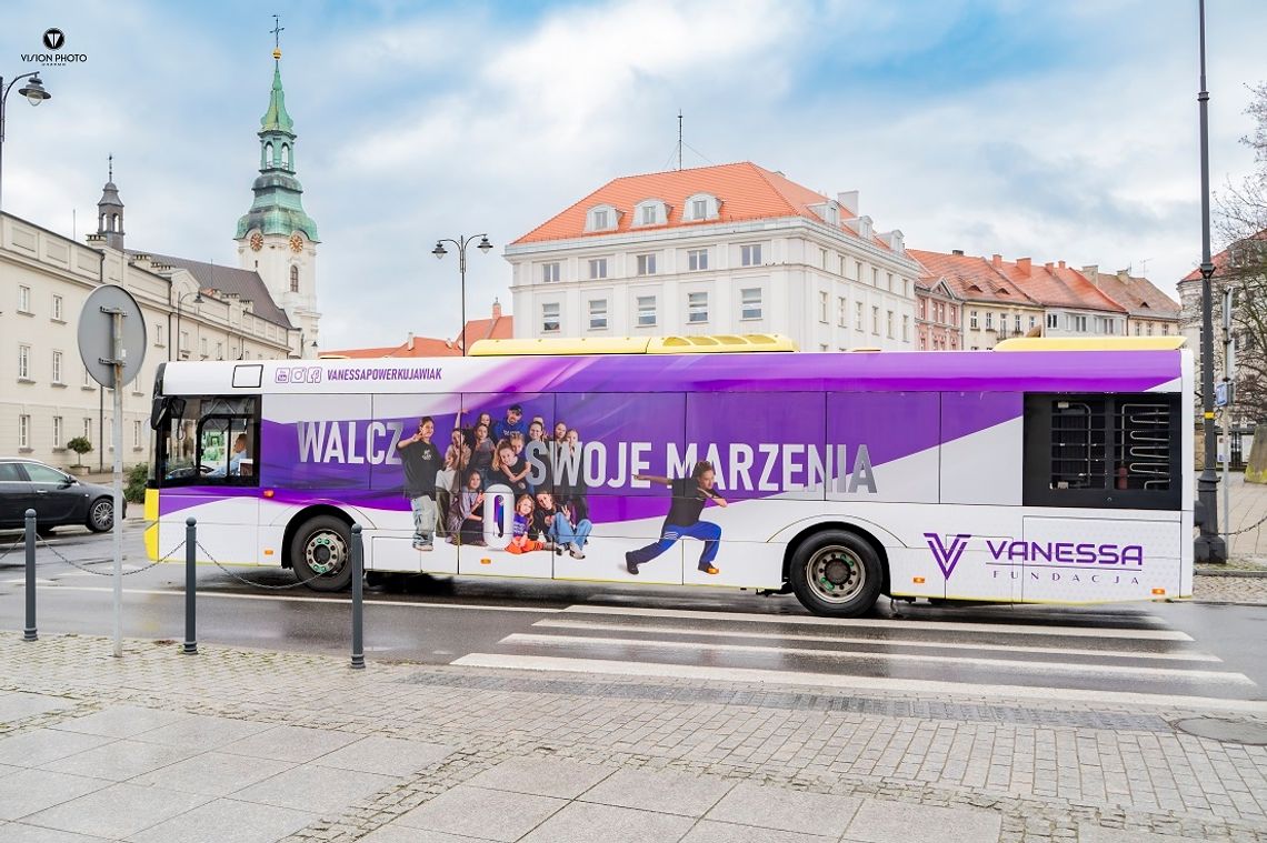 Walcz o swoje marzenia! Po ulicach Kalisza jeździ wyjątkowy autobus