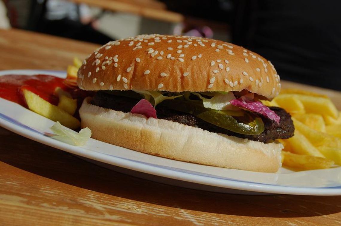 Weekend z food truckami. Bary na kółkach staną na Głównym Rynku  KONKURS