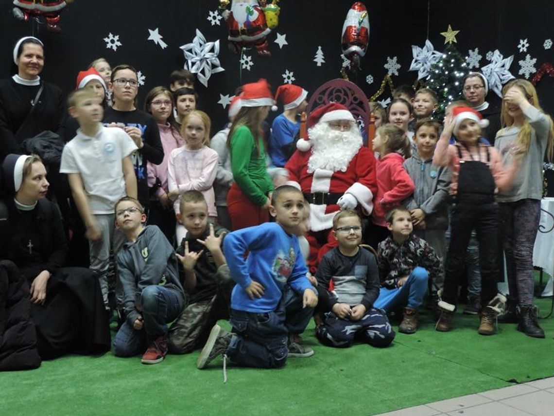 Wesoła choinka w OSRiR ZDJĘCIA