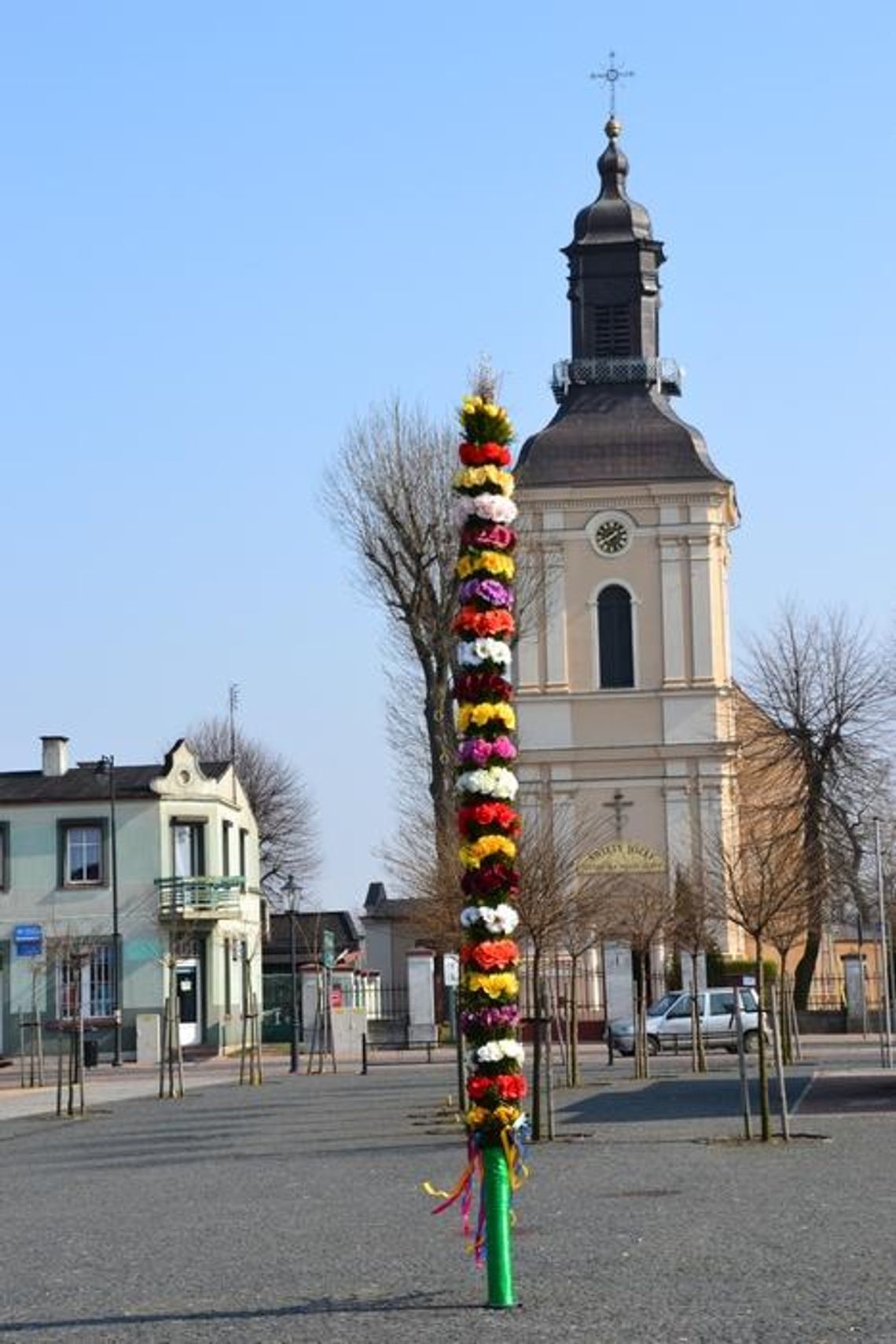 Wielkanocna palma na rynku w Koźminku