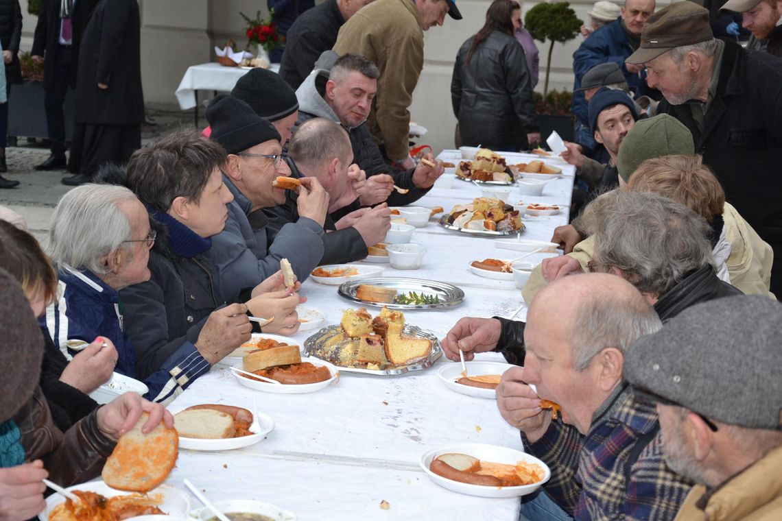 Wielkanocne śniadanie kaliszan ZDJĘCIA