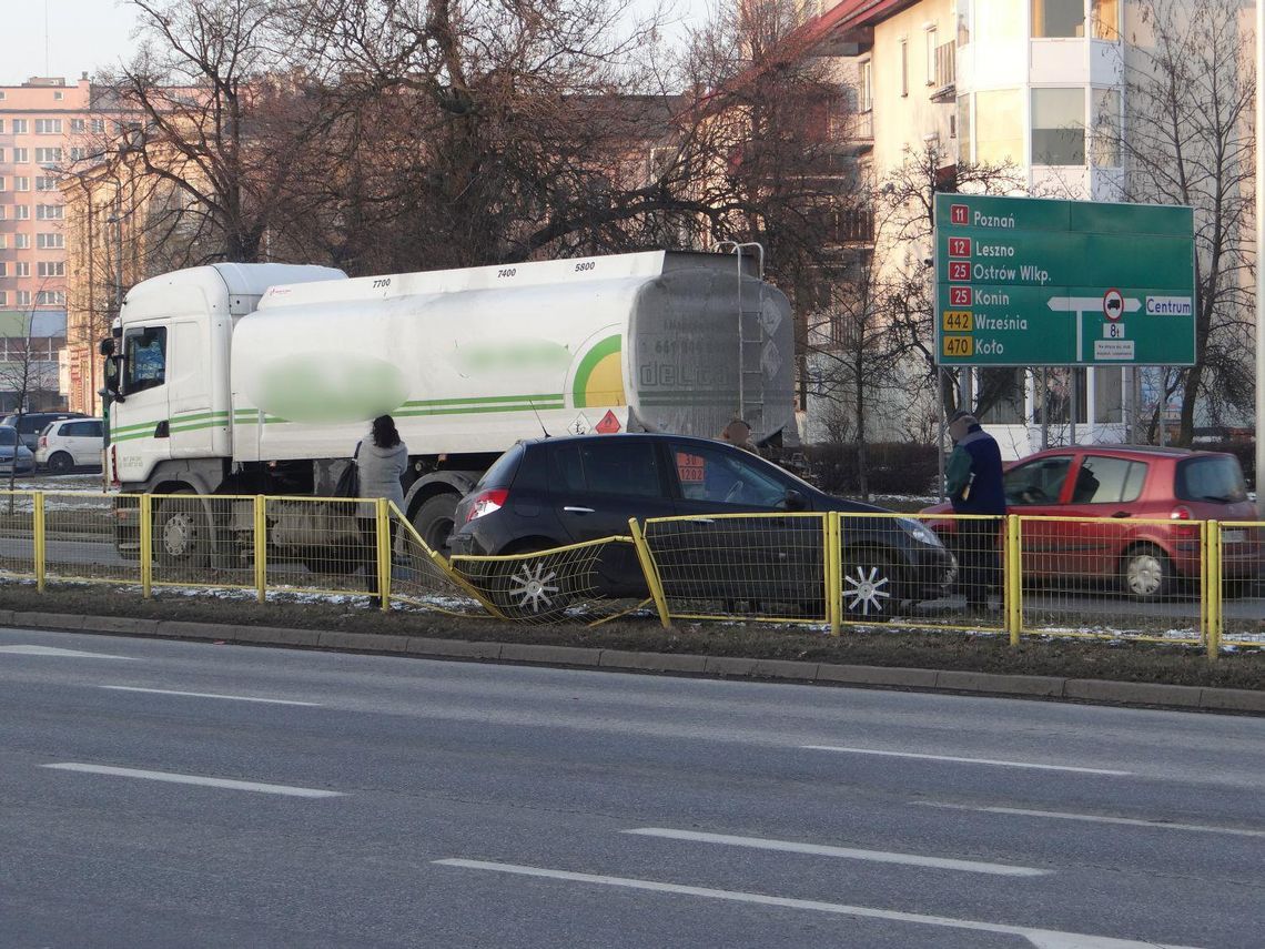 Wjechała pod cysternę ZDJĘCIA