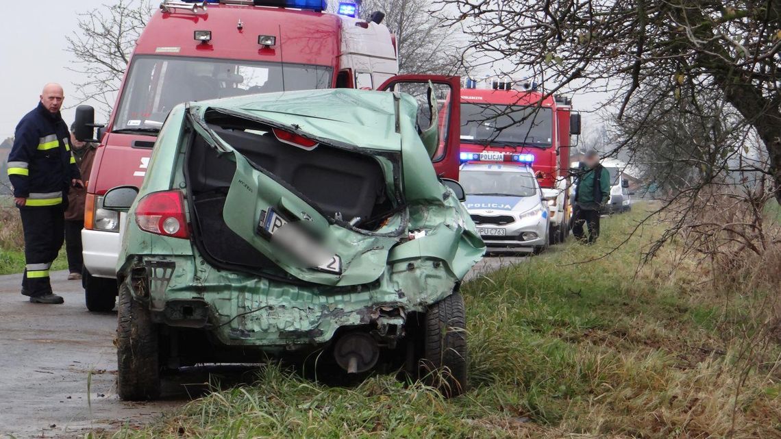 Wpadła w poślizg i dachowała ZDJĘCIA