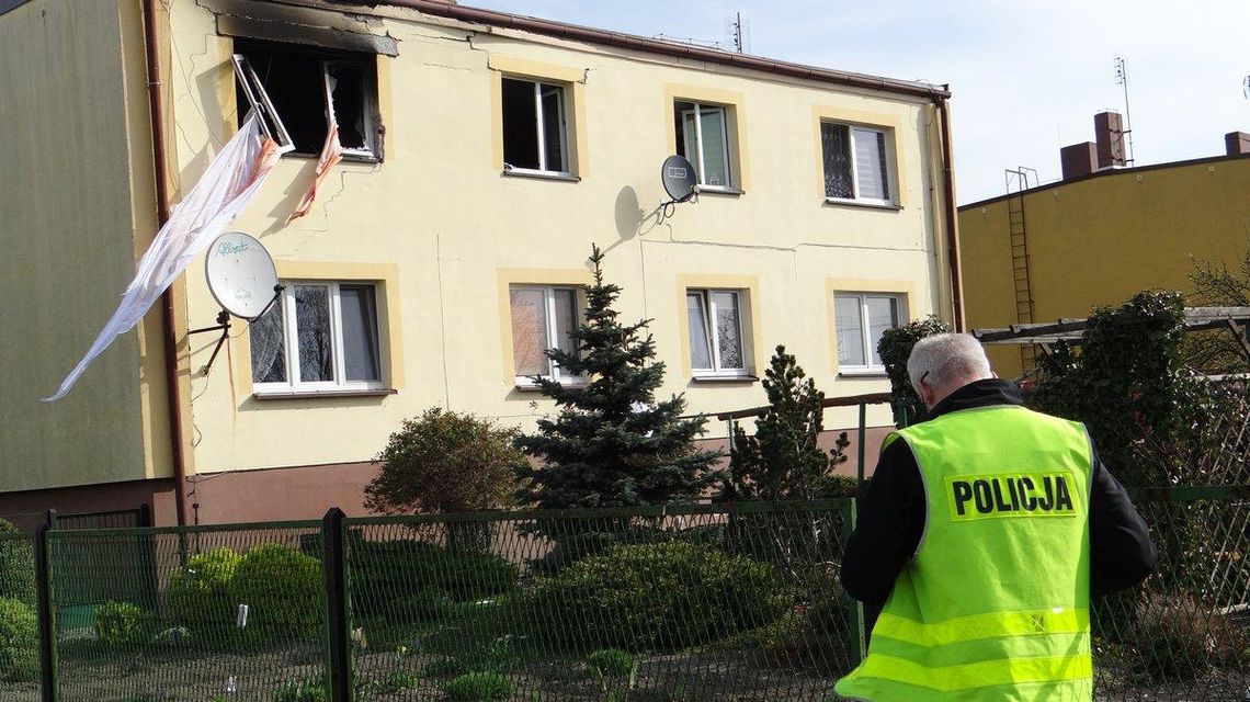 Wybuch gazu w budynku wielorodzinnym. Dwie osoby poszkodowane ZDJĘCIA