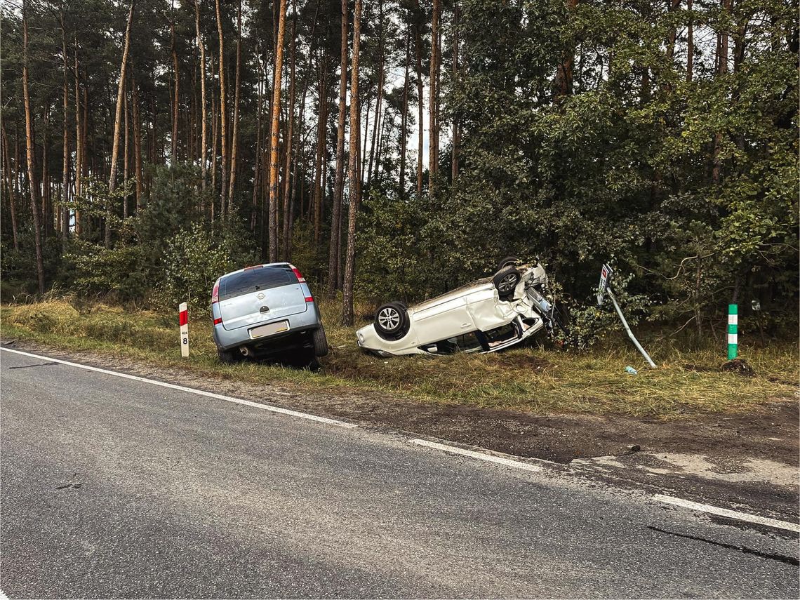 Wyjeżdżała z lasu - doszło do wypadku. Tragiczny finał zderzenia osobówek