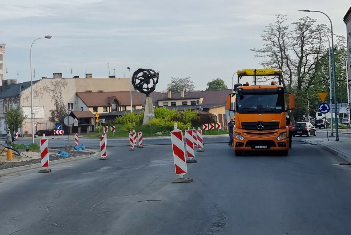 Wyleją asfalt na Częstochowskiej. Zmiana organizacji ruchu