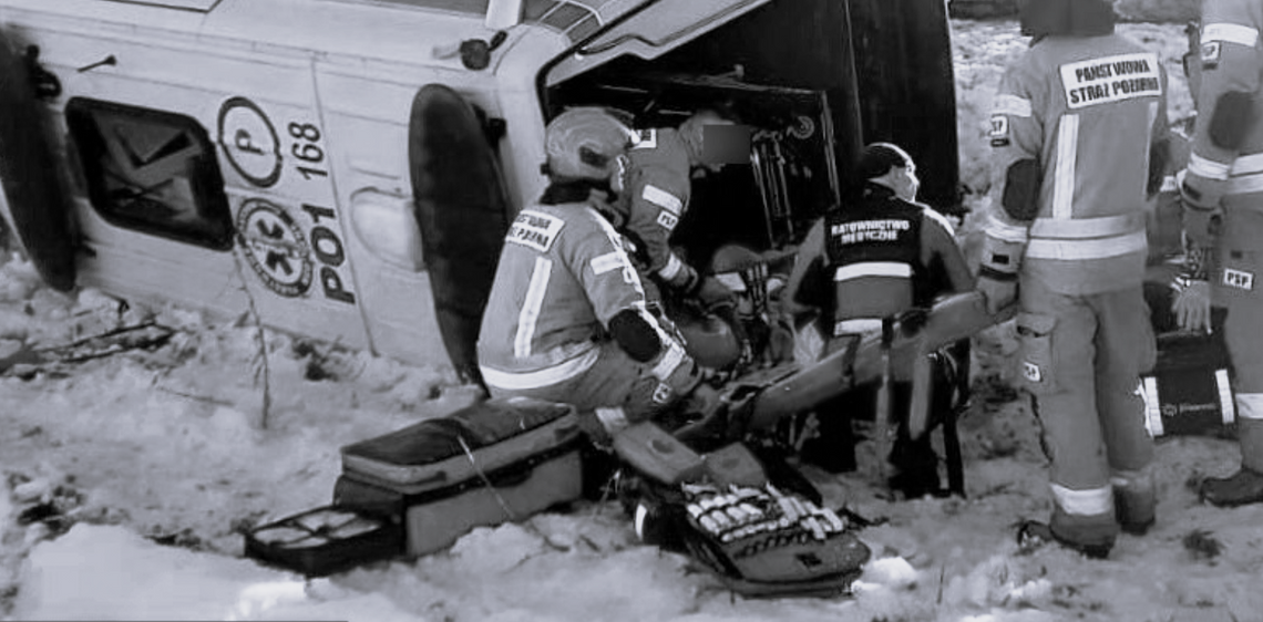 Wypadek ambulansu zbiera tragiczne żniwo. Zmarła druga osoba AKTUALIZACJA Wypadek ambulansu zbiera tragiczne żniwo. Zmarła druga osoba AKTUALIZACJA