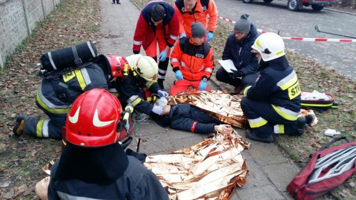 Wypadek masowy w PWSZ. Ćwiczenia służb ratowniczych ZDJĘCIA
