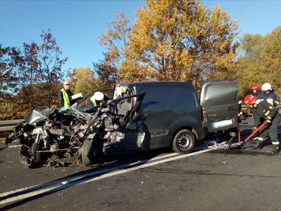 Wypadek na krajowej „11”. Nie żyje kobieta ZDJĘCIA