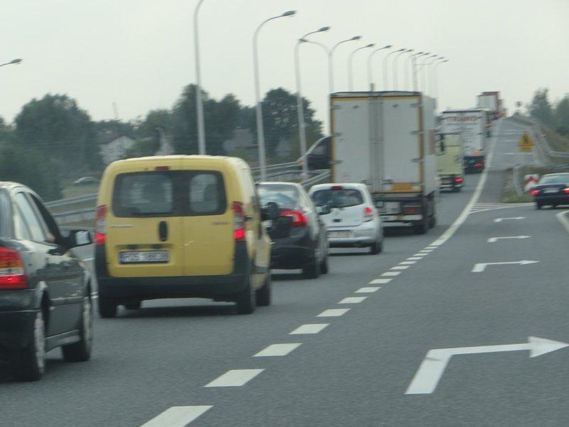 Wypadek na krajowej 25-tce. Są utrudnienia w ruchu