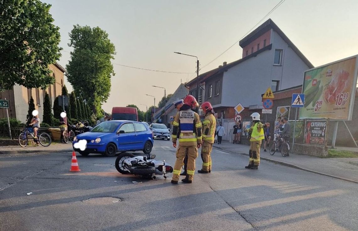 Wypadek na motocyklu. Kierowca i pasażer w szpitalu ZDJĘCIA