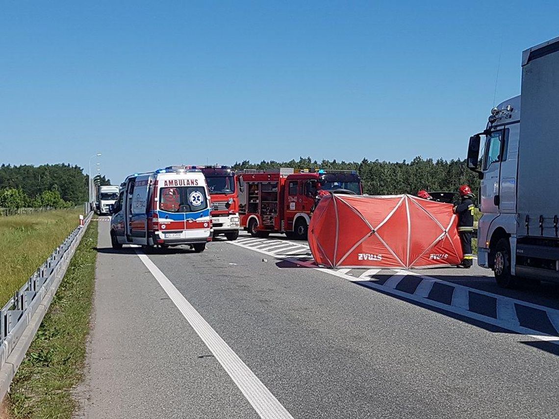 Wypadek na obwodnicy Ostrowa Wielkopolskiego. Interweniował śmigłowiec LPR  ZDJĘCIA