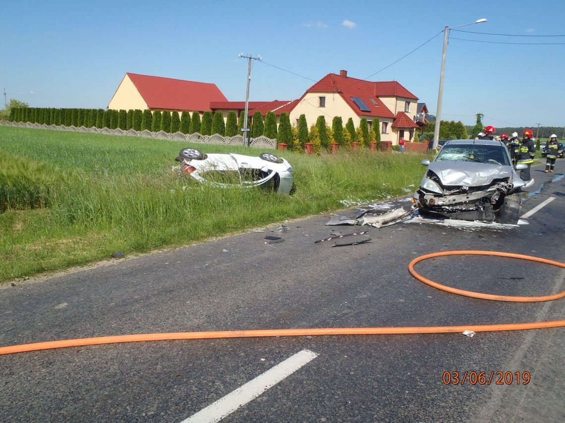 Wypadek na trasie Odolanów - Sulmierzyce. Poszkodowanych pięć osób, w tym dziecko  ZDJĘCIA