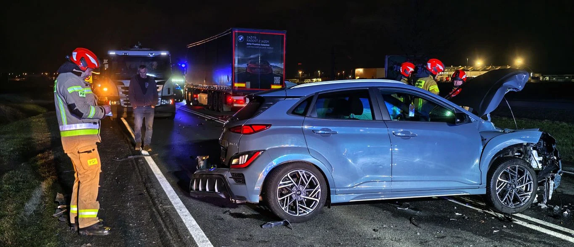 Wypadek na trasie Ostrów – Kalisz. Zderzyły się trzy auta