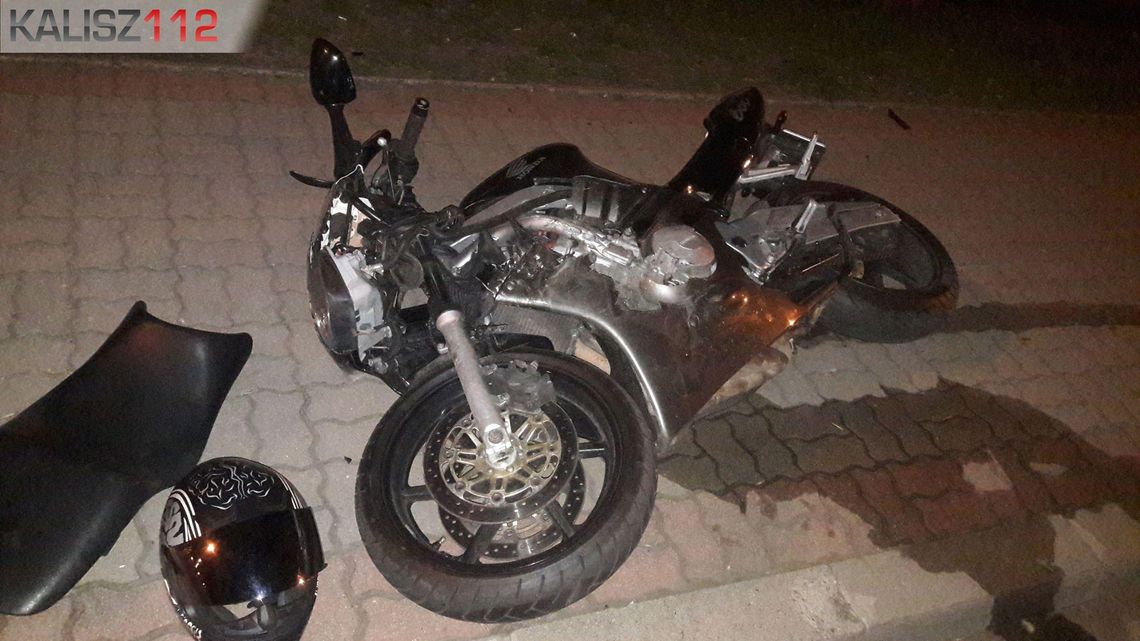 Wypadek na Widoku. Peugeot zderzył się z motocyklem ZDJĘCIA