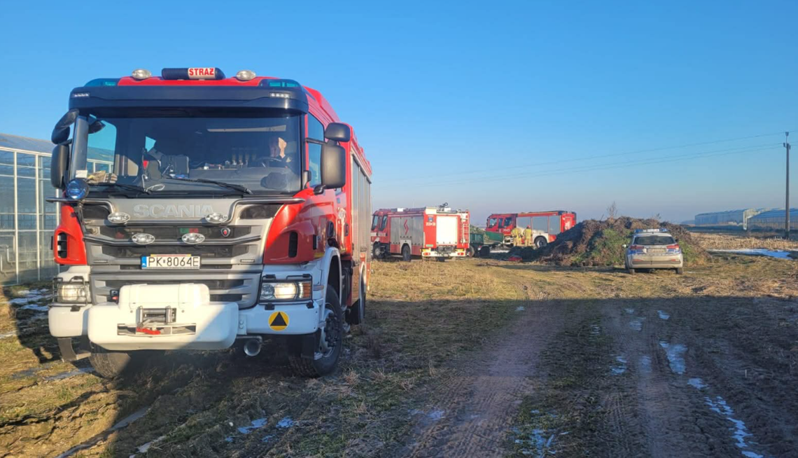 Wypadek podczas pracy. Przyczepa przygniotła mu GŁOWĘ!
