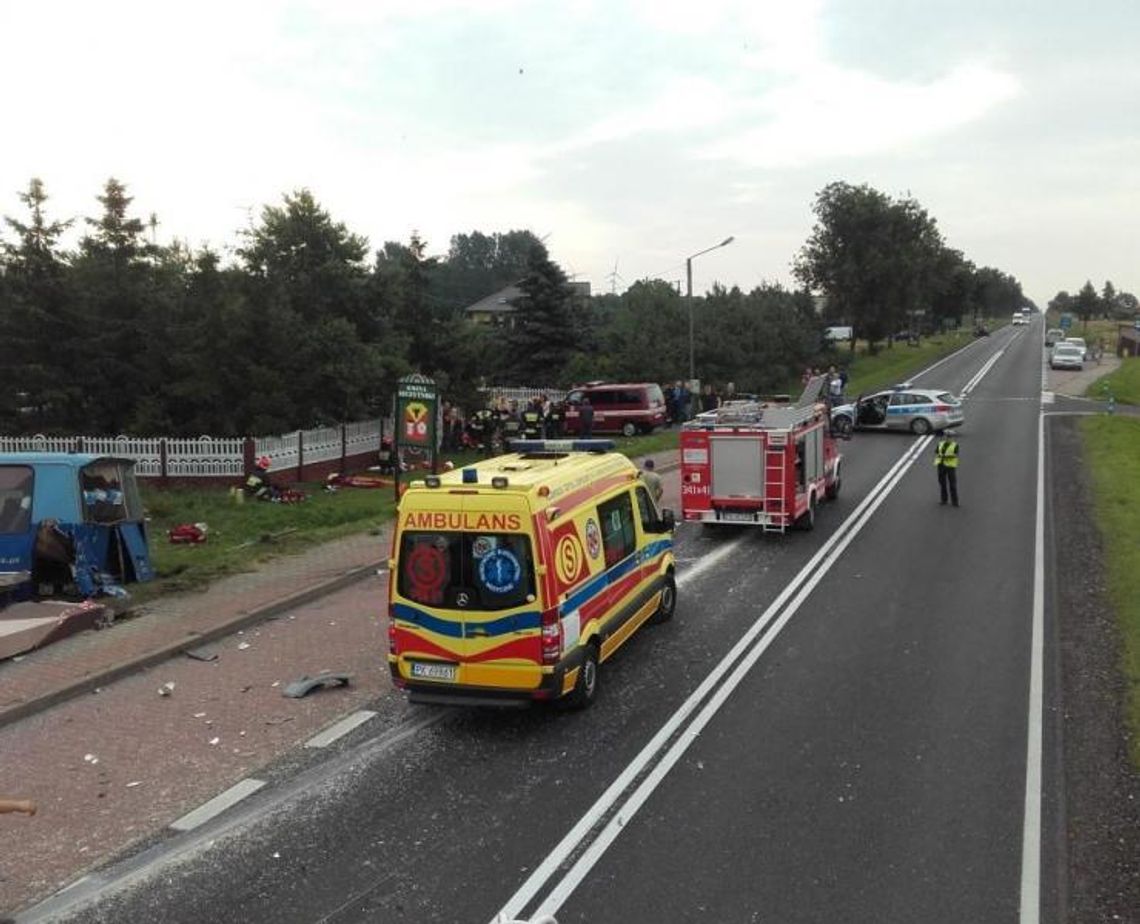 Wypadek z udziałem autobusu PKS. Poprawia się stan najciężej rannych