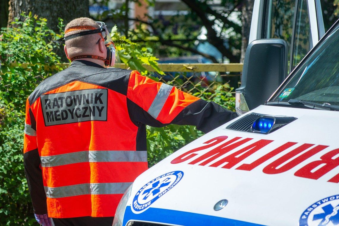 Wypadła z okna na czwartym piętrze. Wiemy, w jakim stanie jest 16-letnia kaliszanka