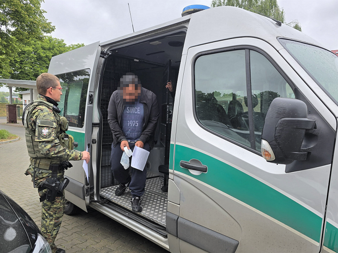 „Zagrożenie dla porządku publicznego”. Coraz więcej deportacji „Zagrożenie dla porządku publicznego”. Coraz więcej deportacji