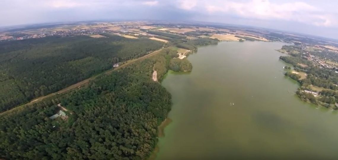 Zalew w Szałem z lotu ptaka WIDEO