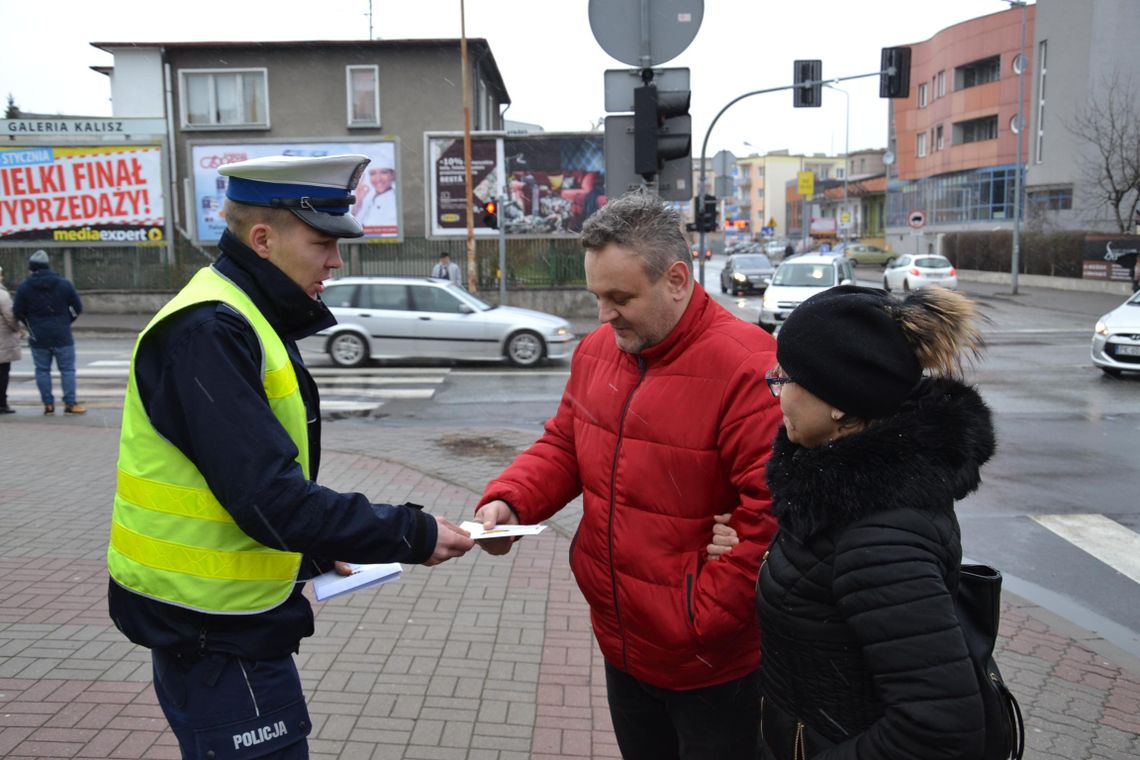 Zamiast mandatu zaproszenie na koncert. Prezent dla pieszych od policjantów