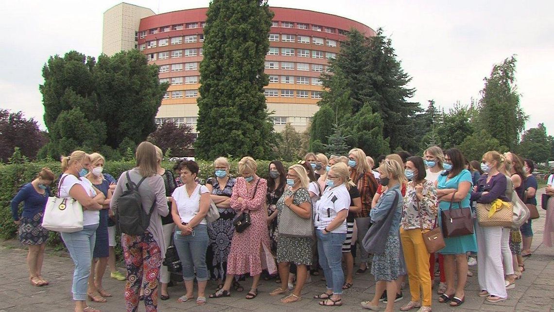 Zamiast nagrody - wolne dla dyrektora. Pielęgniarki piszą do marszałka