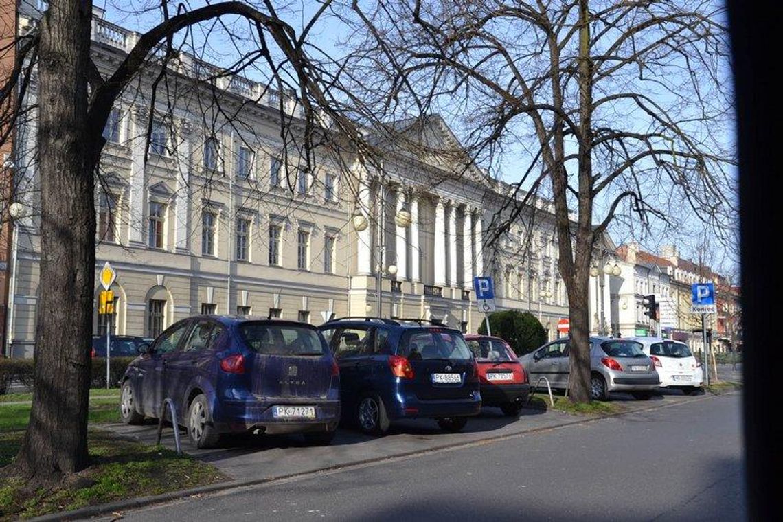 Zasłabł na sali sądowej - pomogli mu pracownicy