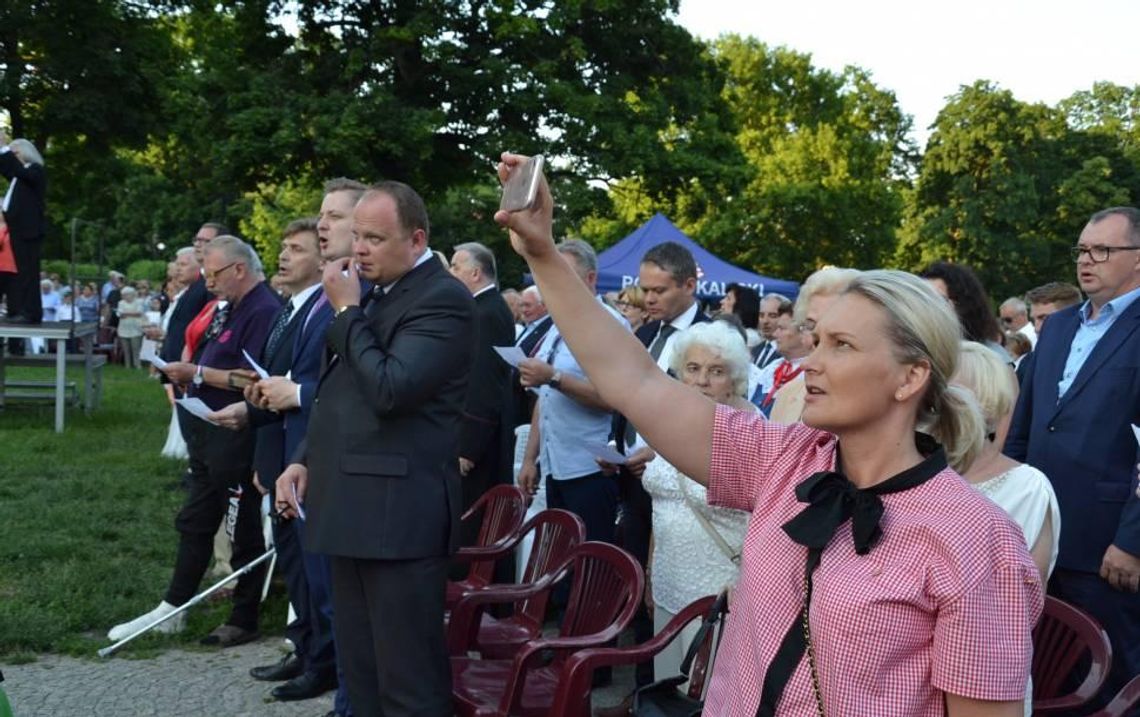 Zawsze obok prezydenta. Jaką funkcję pełni Katarzyna Zielińska w kaliskim samorządzie? WIDEO