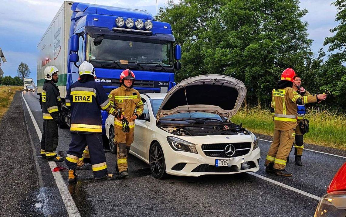 Zderzenie ciężarówki i osobówki na trasie Kalisz-Ostrów. Jedna osoba w szpitalu