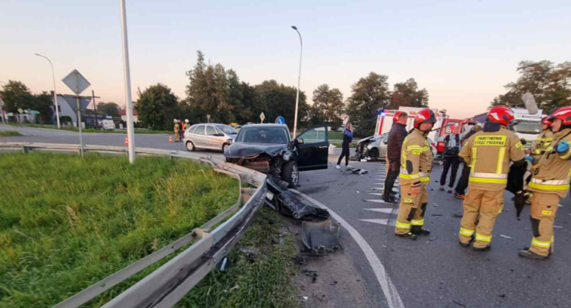 Zderzenie czterech aut. Jedna osoba w szpitalu