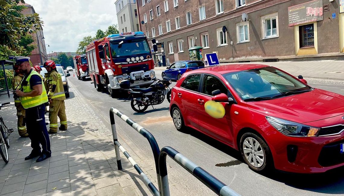 Zderzenie motocykla z ,,elką''. Auto chciało przepuścić pieszą