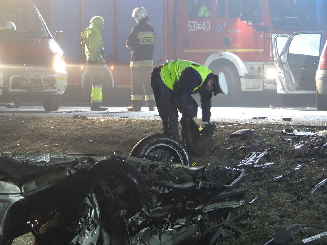 Zderzenie na obwodnicy Nowych Skalmierzyc. Dwie osoby poszkodowane ZDJĘCIA