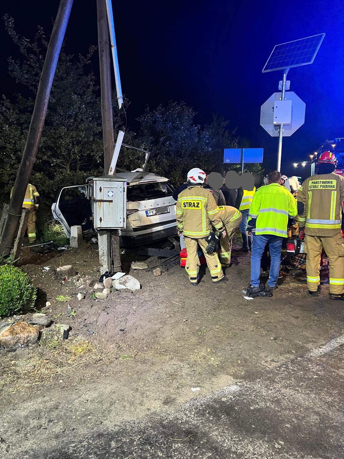 Zderzenie na skrzyżowaniu pod Brzezinami. Poszkodowane 4 osoby