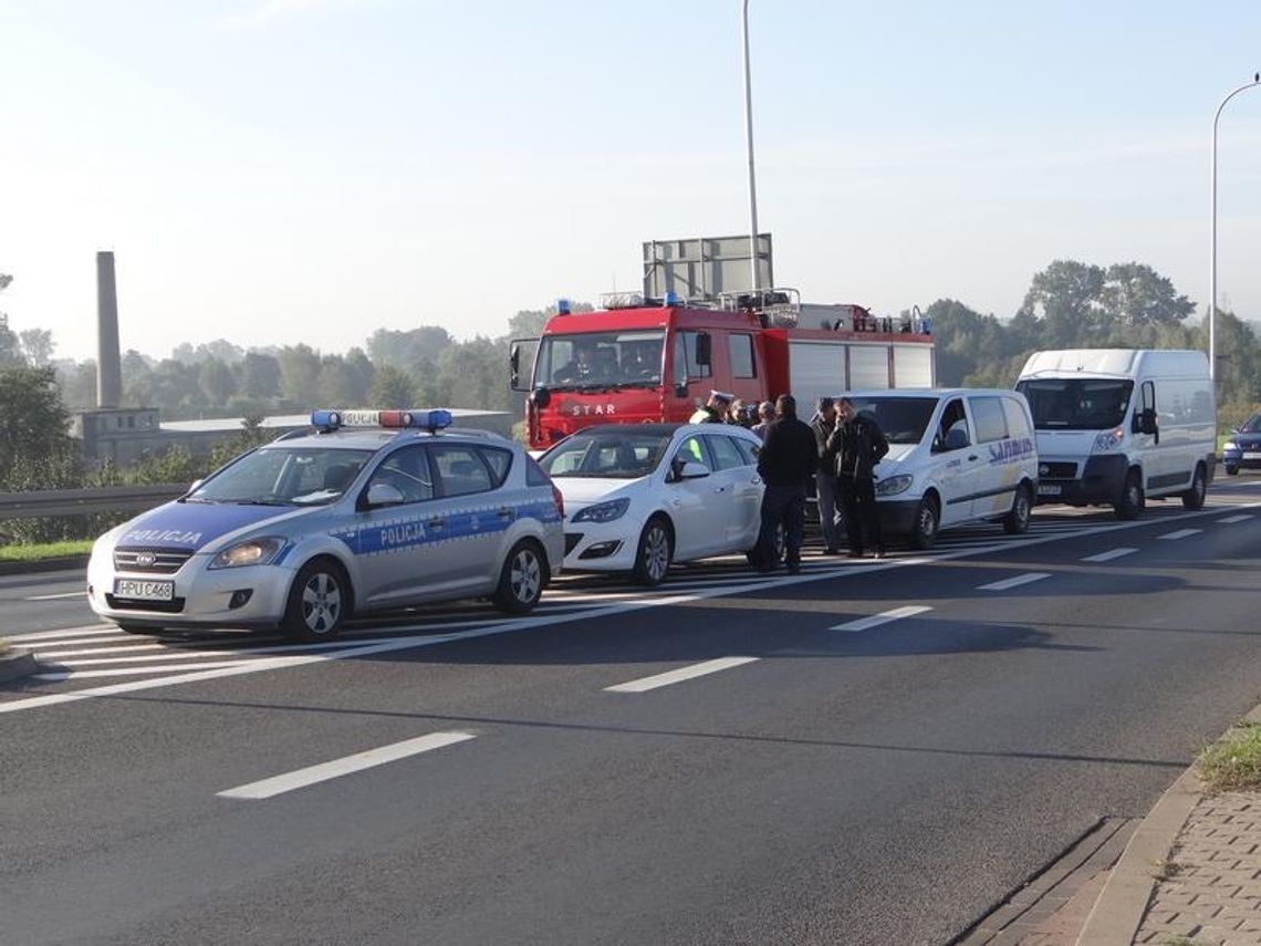 Zderzenie trzech aut na Szlaku Bursztynowym