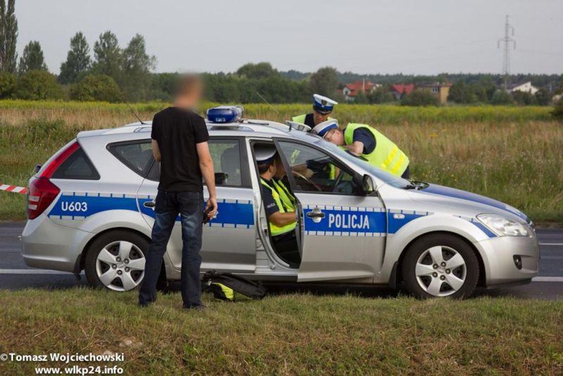 Zderzenie trzech samochodów na trasie Kalisz – Ostrów ZDJĘCIA