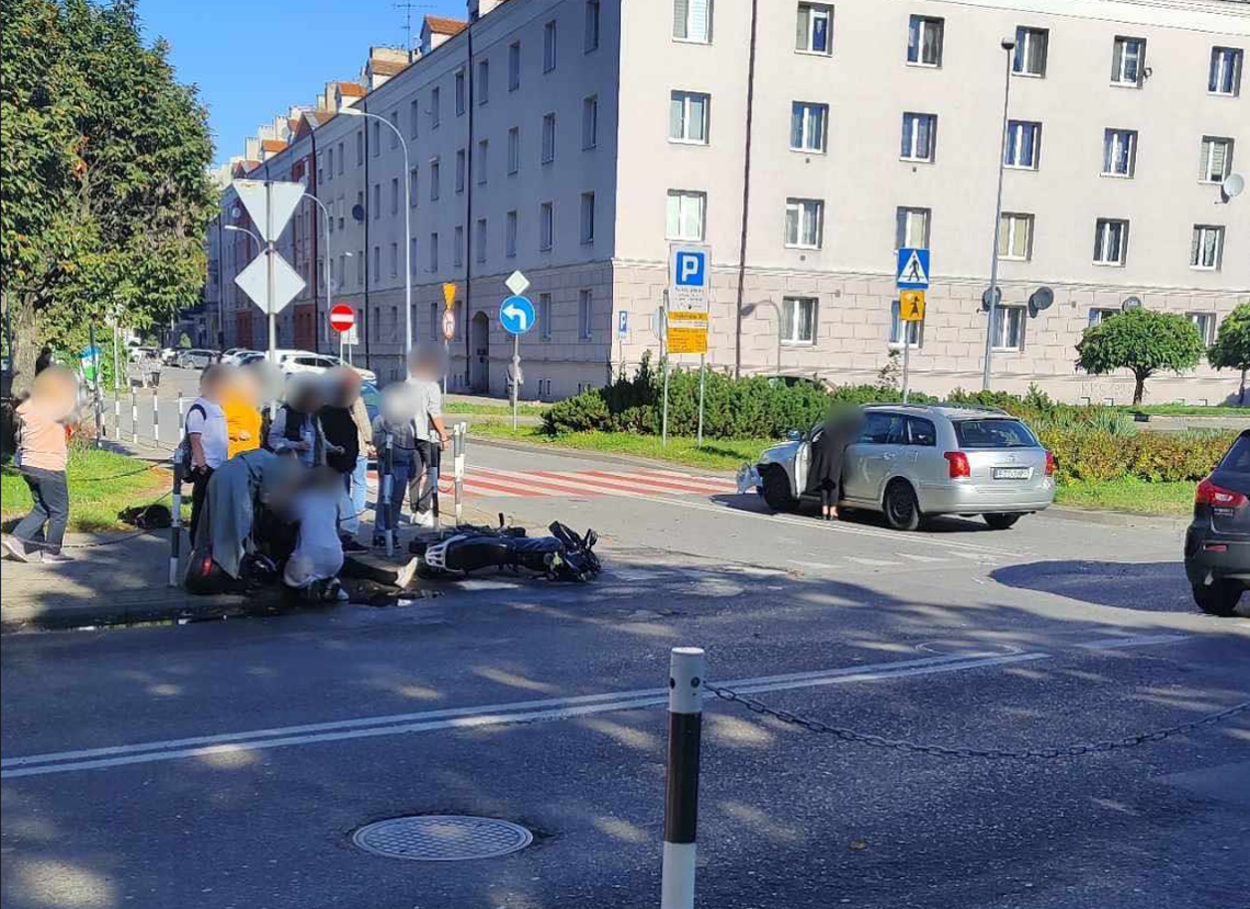 Zderzenie z motocyklem w centrum Kalisza. Poszkodowany nastolatek